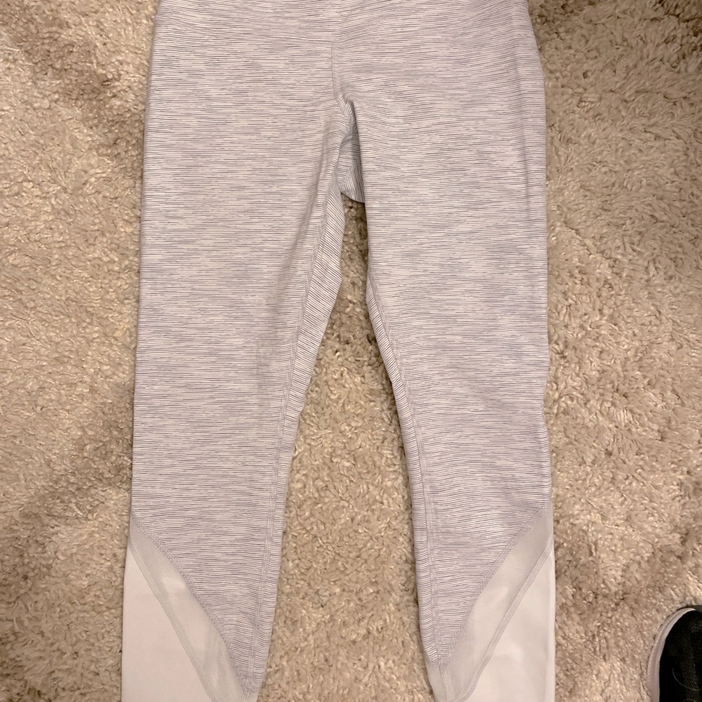 Lululemon mesh cropped leggings